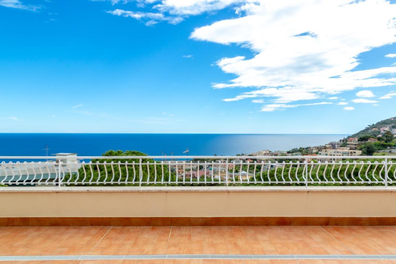 168B - La Terrazza Sul Mare, Casa A 10 Minuti Da Spiaggia, Parcheggio Privato Gratis Sanremo Exterior foto